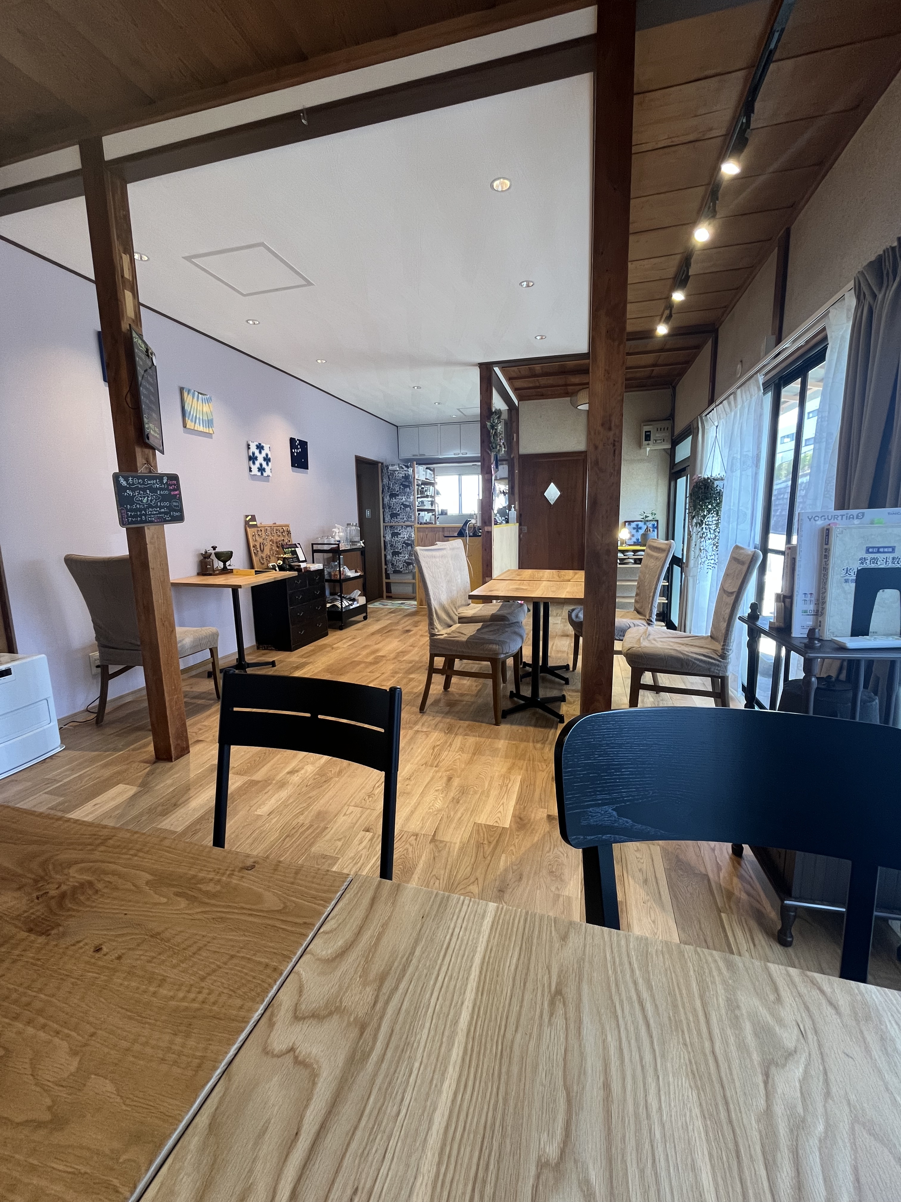 築65年の古民家を改装した店内